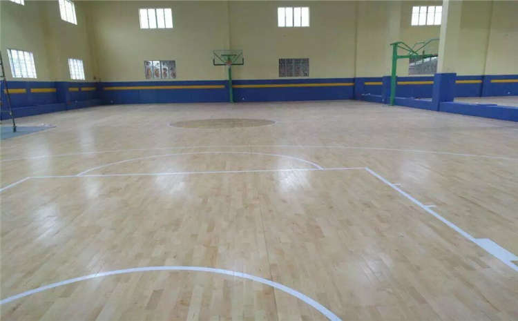 四川楓樺木實(shí)木運動(dòng)地板什么品牌好
