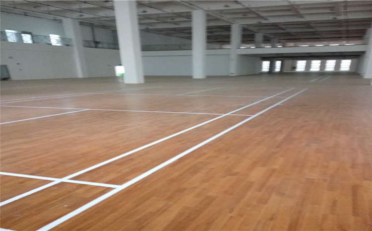 貴陽(yáng)楓木運動(dòng)木地板多少錢(qián)合適